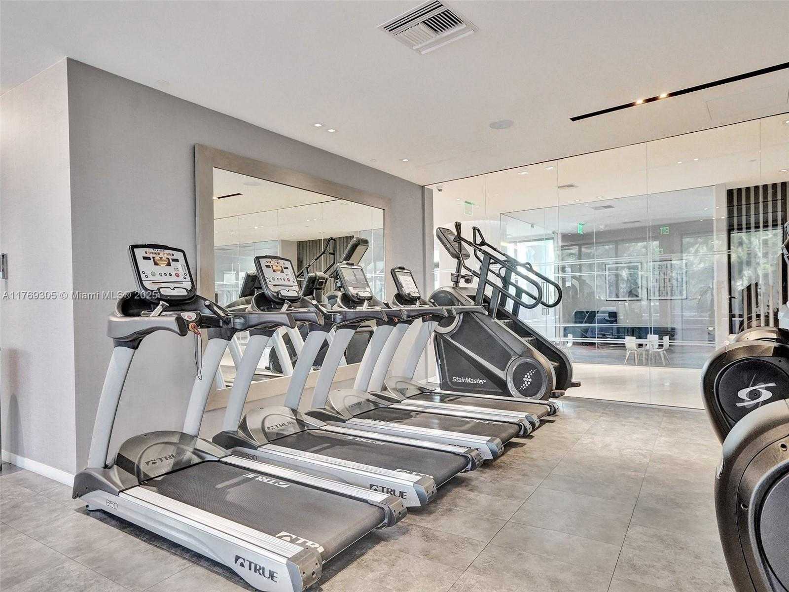 Small Image of 9 ISLAND AVE #2109, Miami Beach Number 23