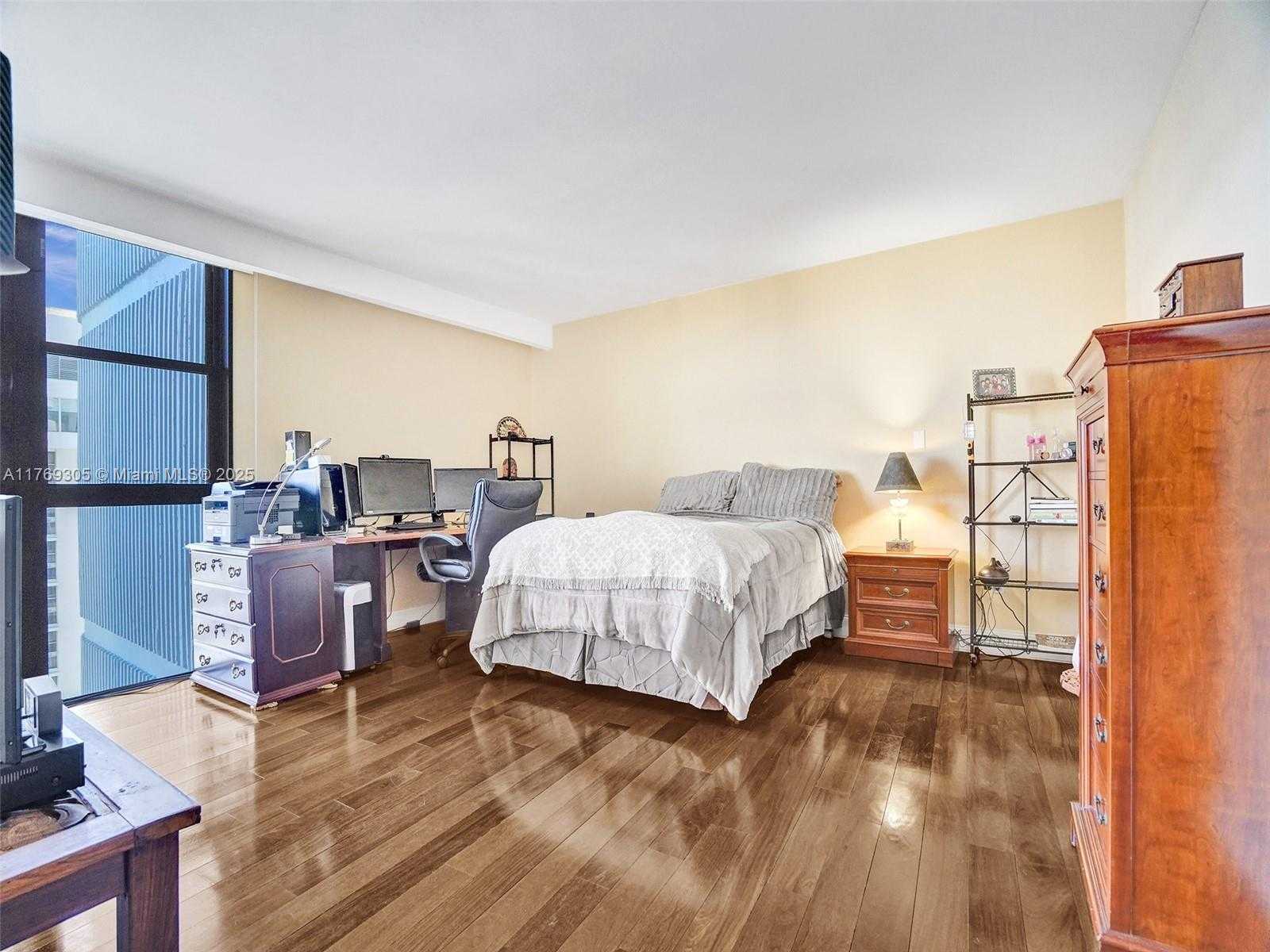 Small Image of 9 ISLAND AVE #2109, Miami Beach Number 8