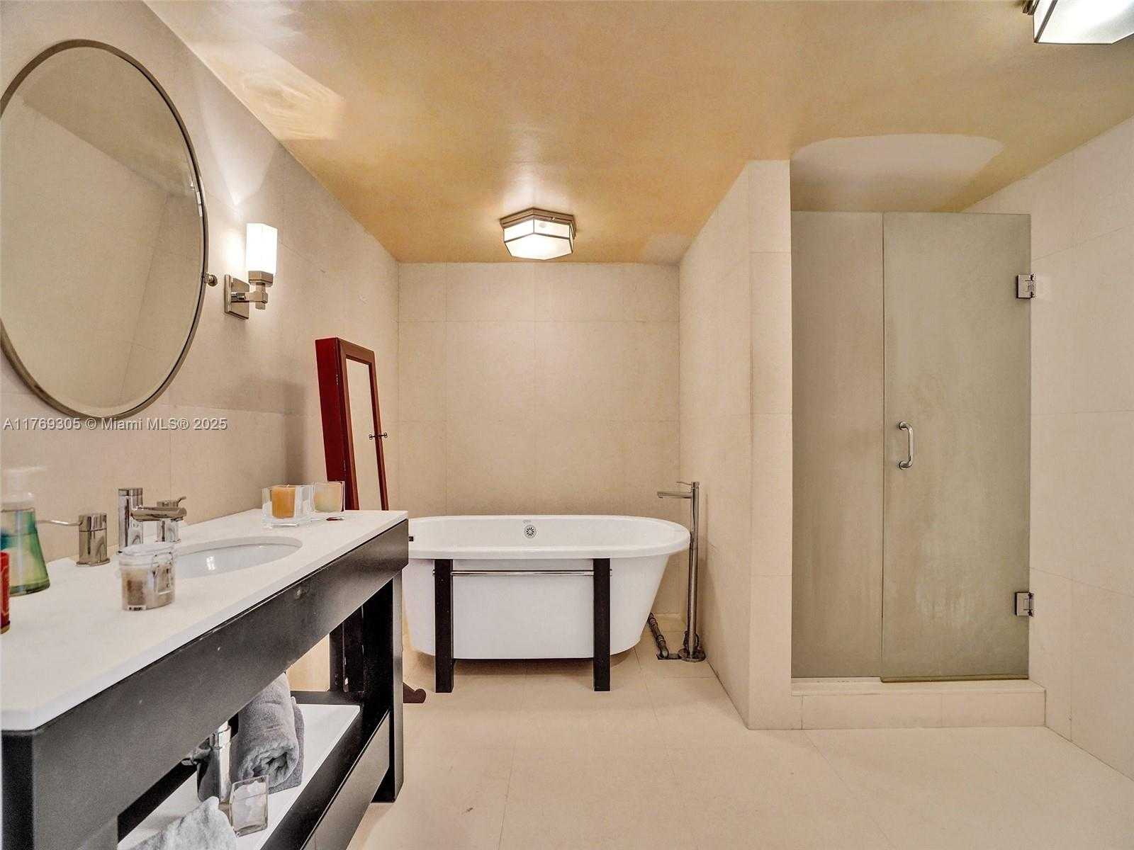Small Image of 9 ISLAND AVE #2109, Miami Beach Number 9