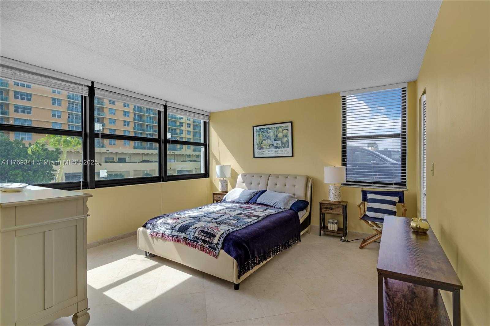 Small Image of 2301 SOUTH OCEAN DR #207, Hollywood Number 9