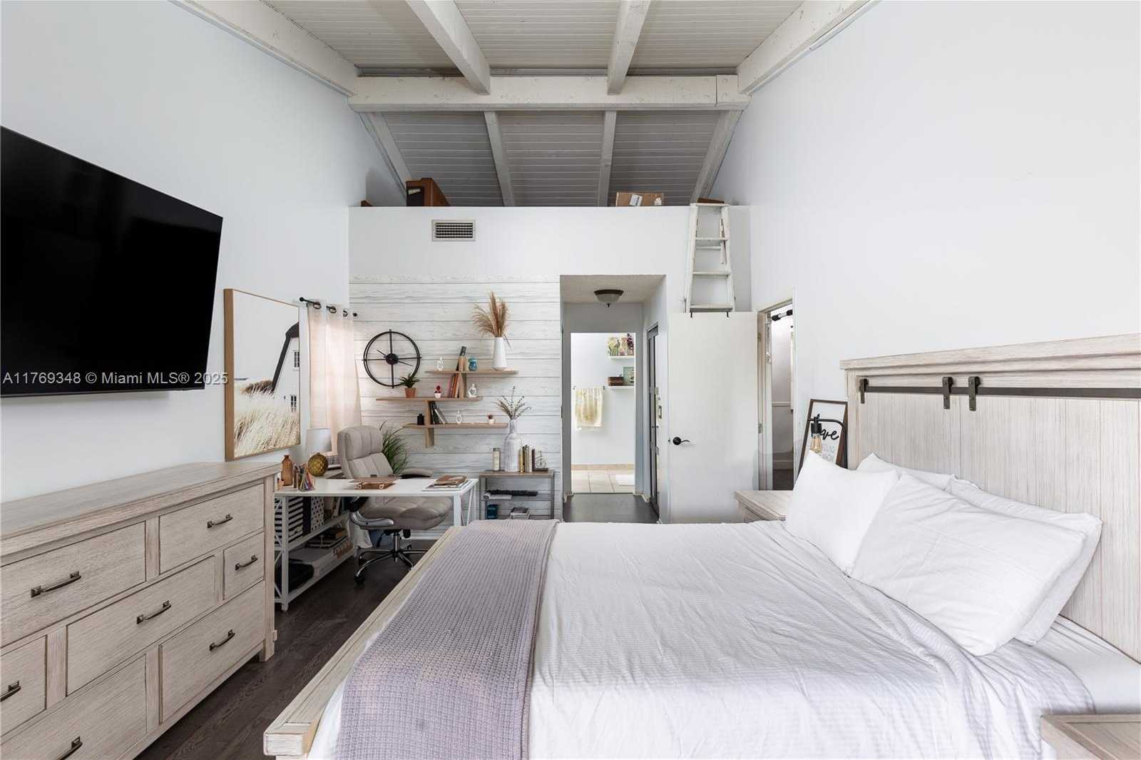 Small Image of 9137 LIMETREE LN #166, Pembroke Pines Number 13