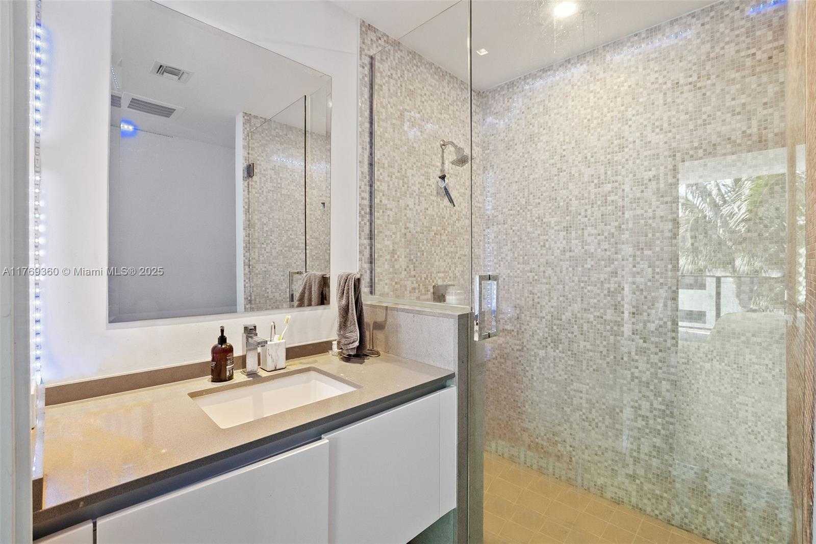 Small Image of 68 SOUTH EAST 6TH STREET #805, Miami Number 14
