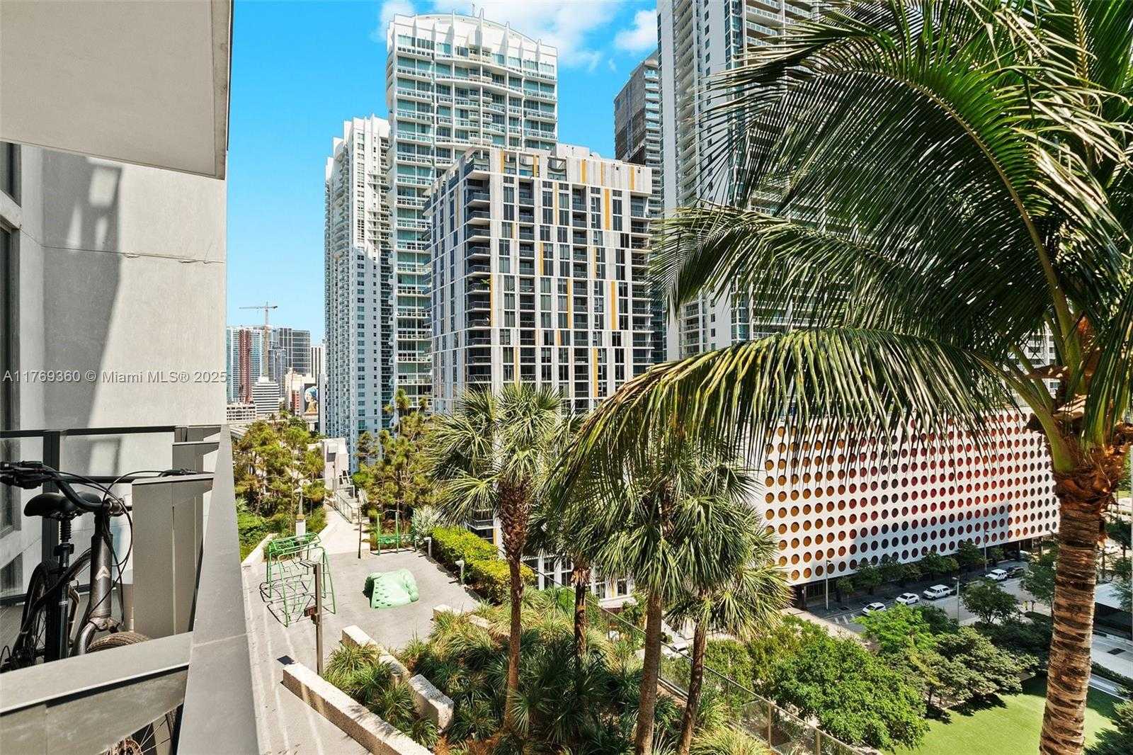 Small Image of 68 SOUTH EAST 6TH STREET #805, Miami Number 16