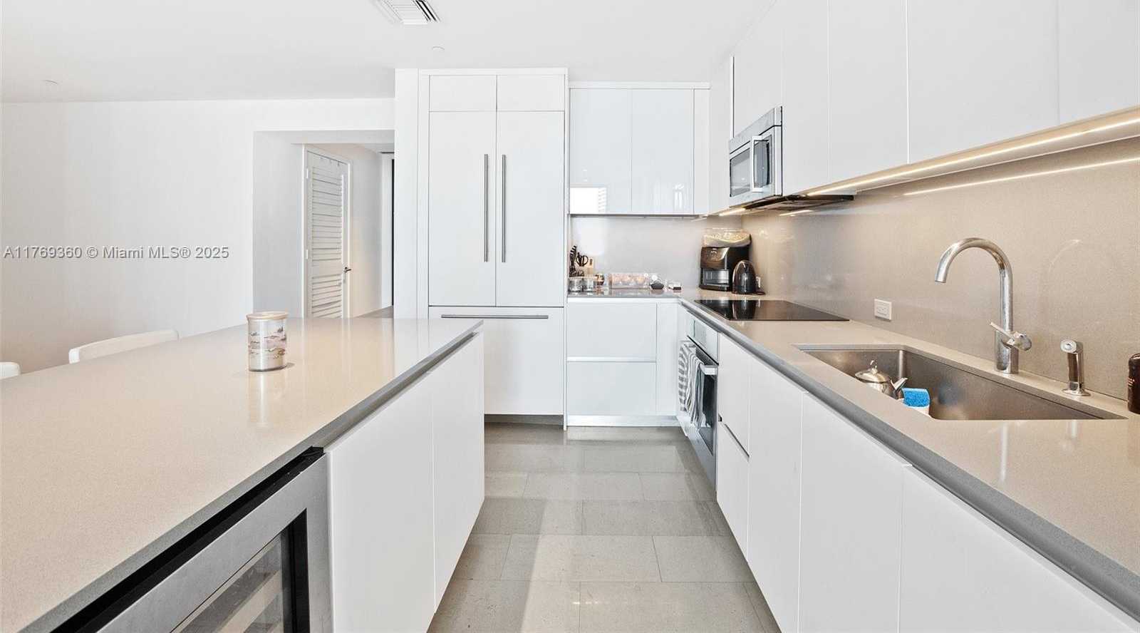 Small Image of 68 SOUTH EAST 6TH STREET #805, Miami Number 4