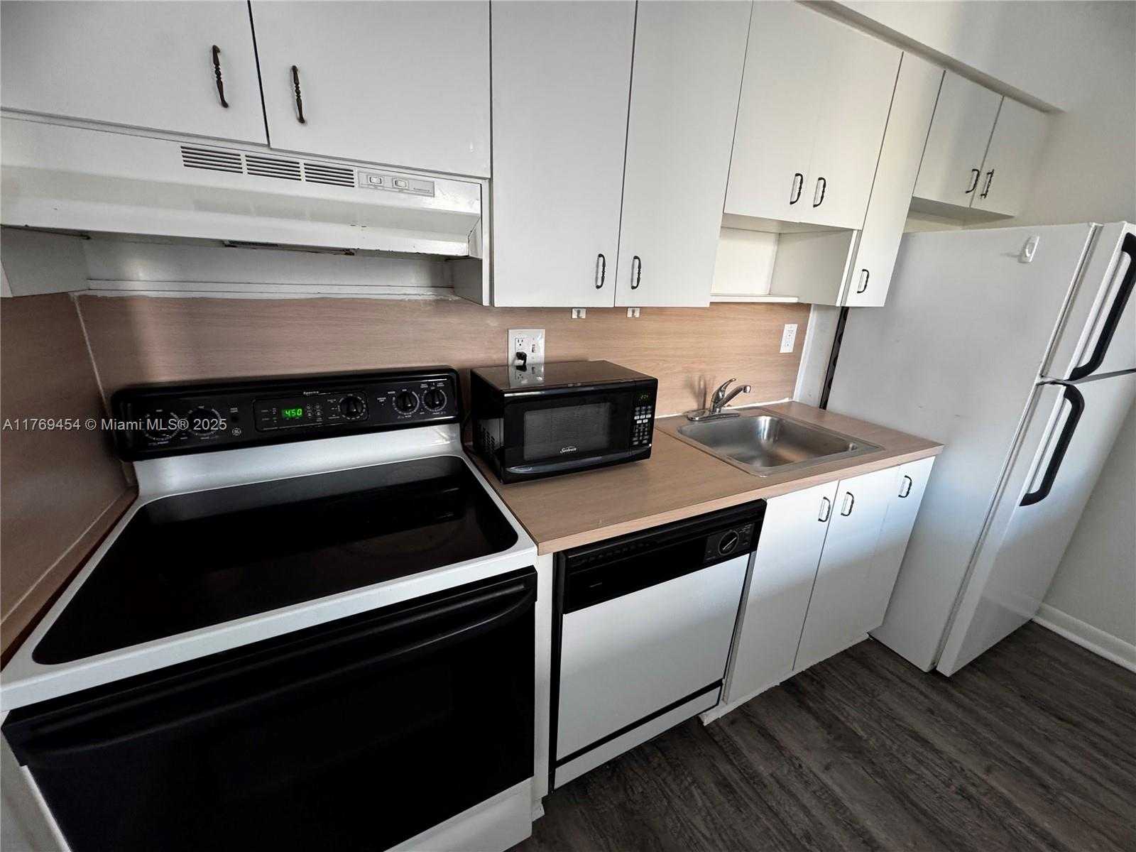 Small Image of 7420 WEST 20TH AVE #237, Hialeah Number 11