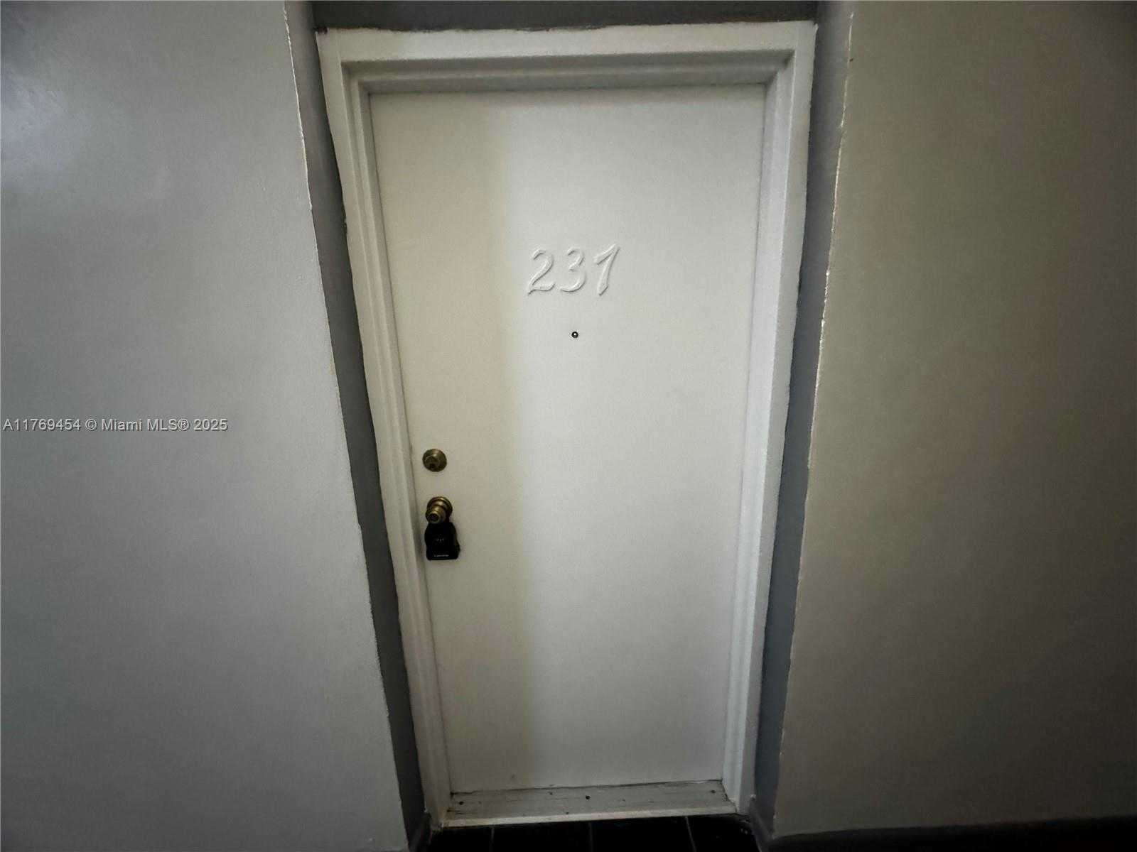 Small Image of 7420 WEST 20TH AVE #237, Hialeah Number 4