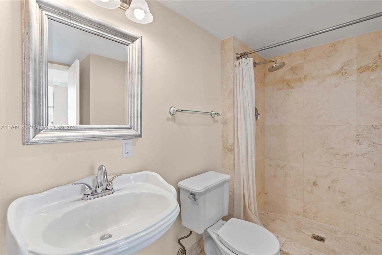 Small Image of 3675 NORTH COUNTRY CLUB DR #2208, Aventura Number 15