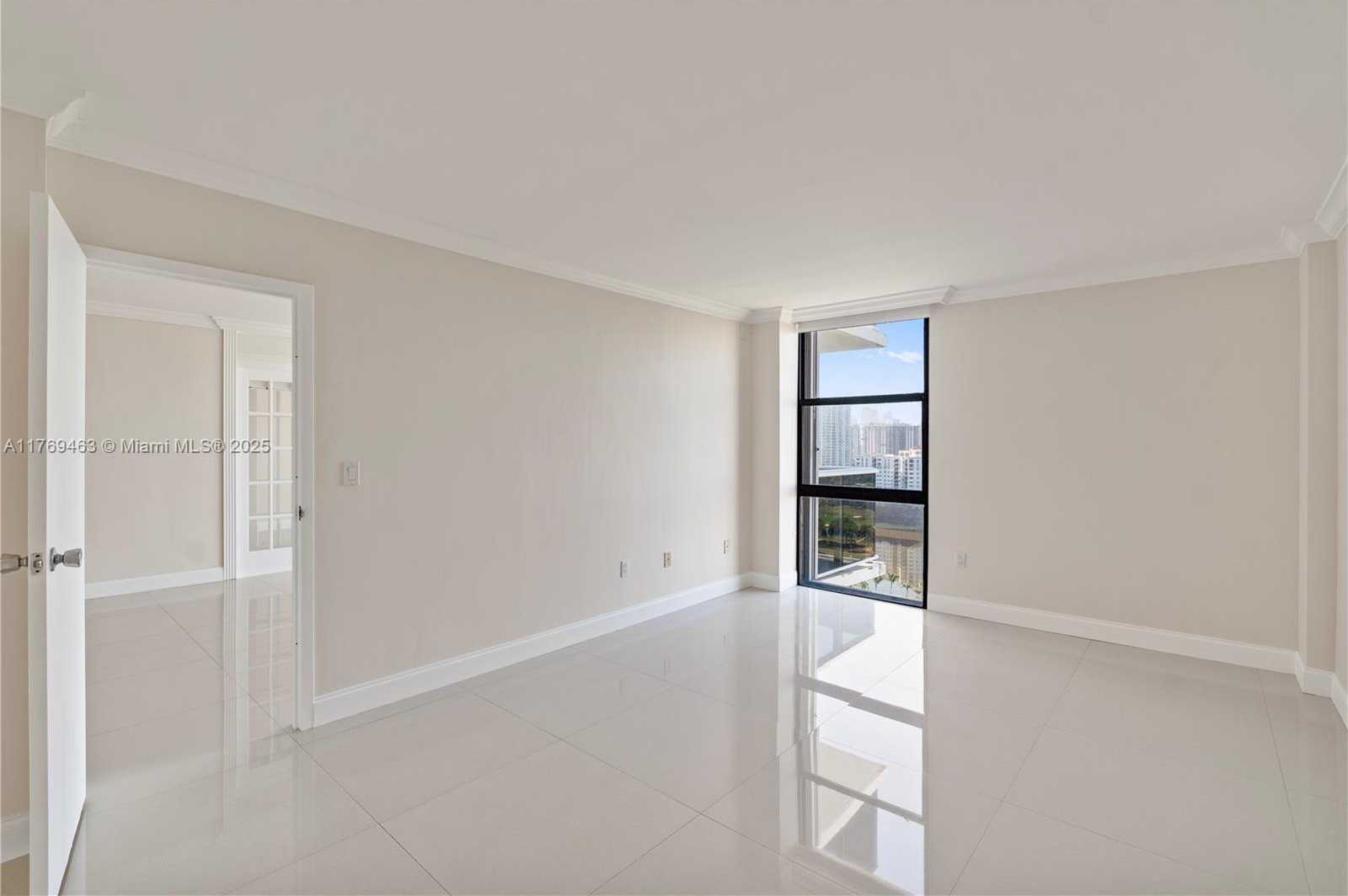 Small Image of 3675 NORTH COUNTRY CLUB DR #2208, Aventura Number 18