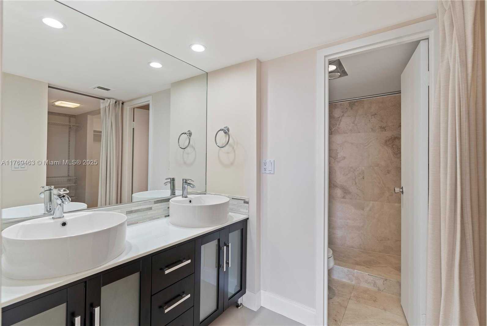 Small Image of 3675 NORTH COUNTRY CLUB DR #2208, Aventura Number 20