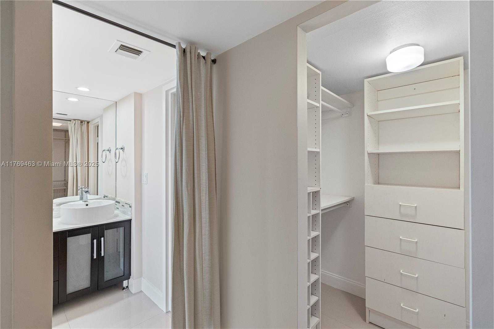 Small Image of 3675 NORTH COUNTRY CLUB DR #2208, Aventura Number 23