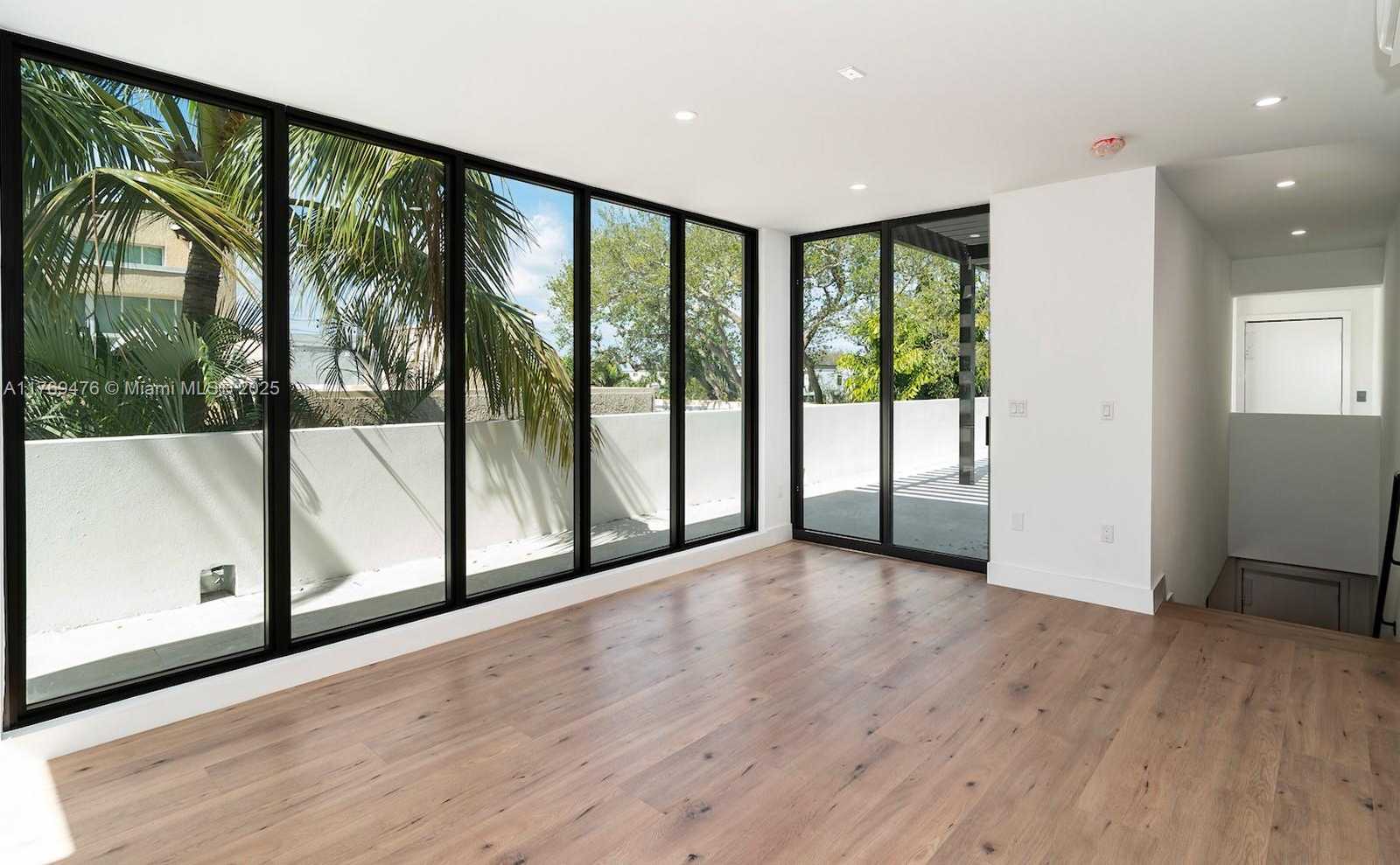 Small Image of 1635 EAST BROWARD BLVD, Fort Lauderdale Number 12
