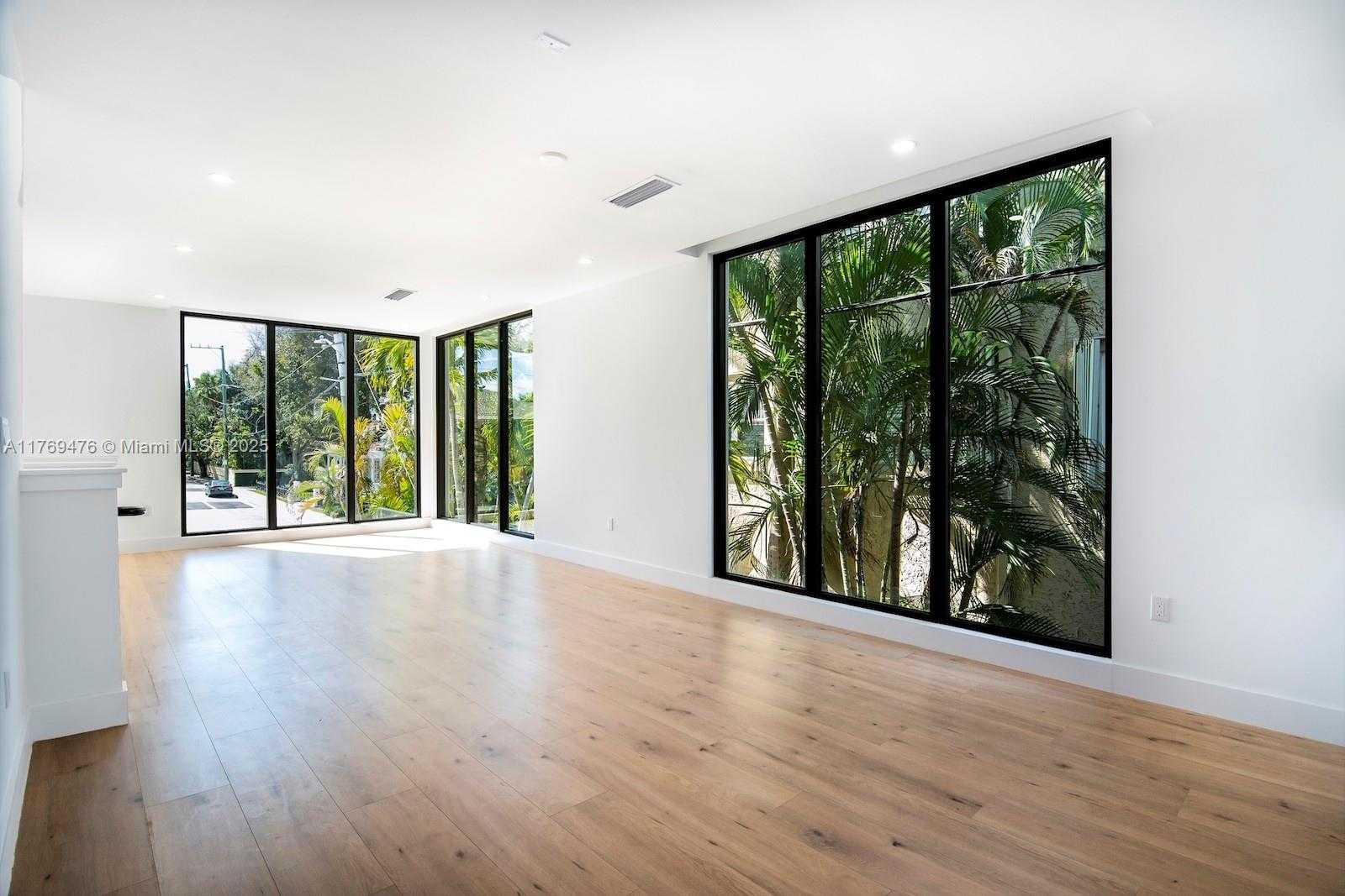 Small Image of 1635 EAST BROWARD BLVD, Fort Lauderdale Number 4