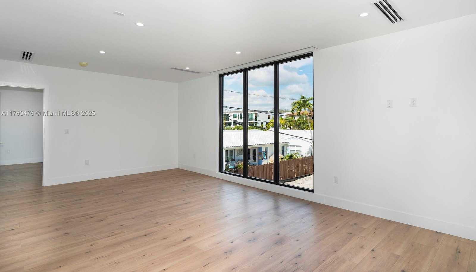 Small Image of 1635 EAST BROWARD BLVD, Fort Lauderdale Number 8