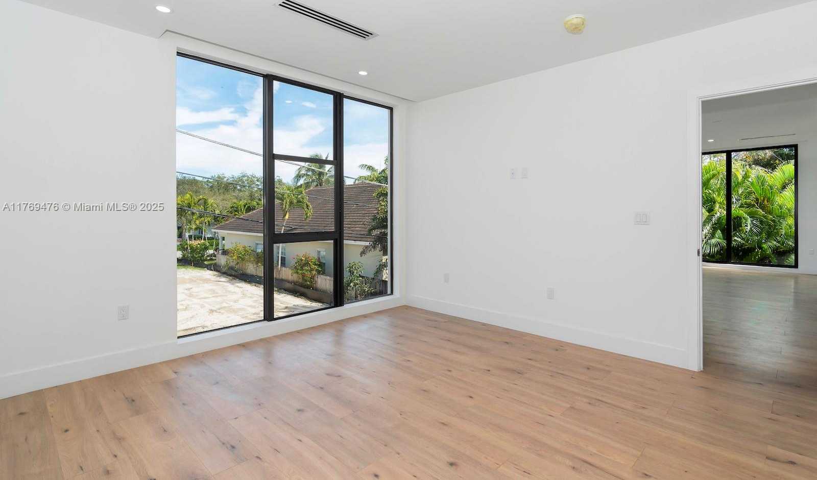 Small Image of 1635 EAST BROWARD BLVD, Fort Lauderdale Number 9