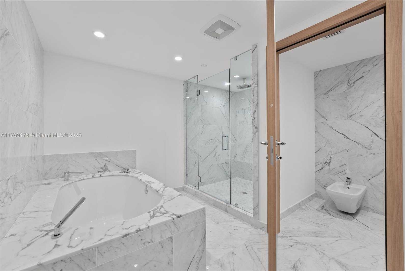 Small Image of 1135 103RD ST #402, Bay Harbor Islands Number 23