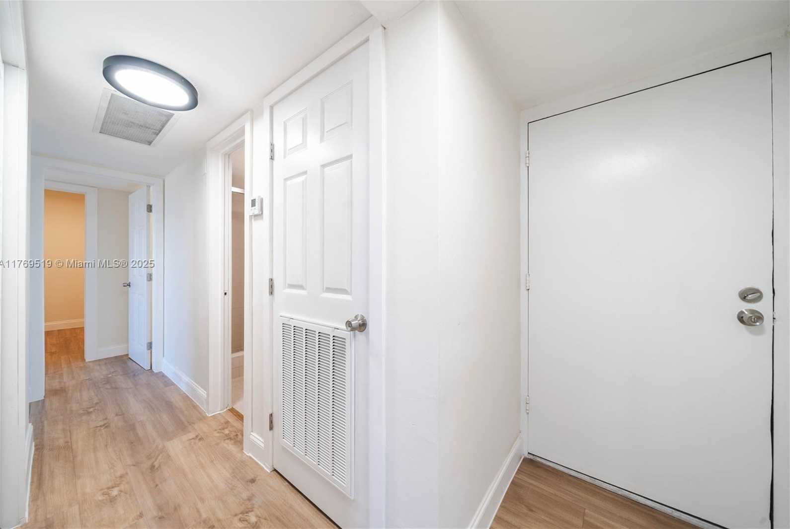 Small Image of 3301 SPANISH MOSS TER #802, Lauderhill Number 11