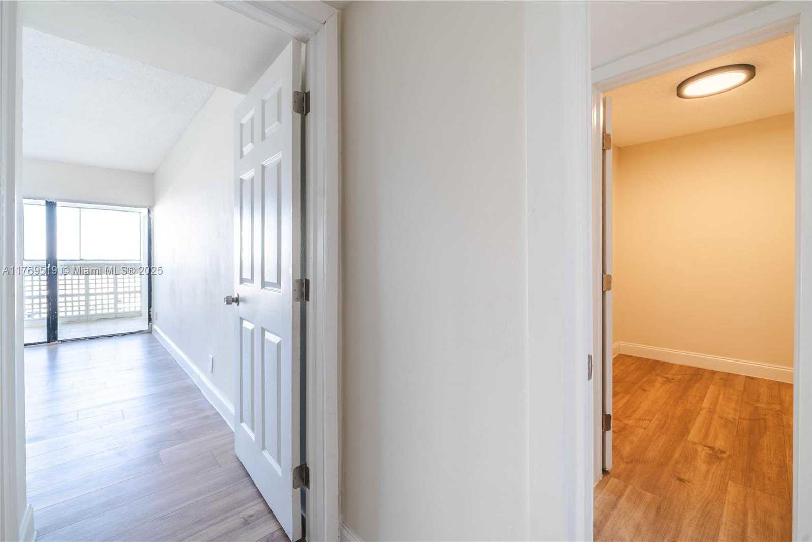 Small Image of 3301 SPANISH MOSS TER #802, Lauderhill Number 16