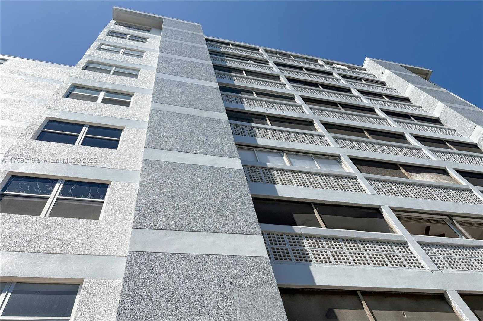 Small Image of 3301 SPANISH MOSS TER #802, Lauderhill Number 24