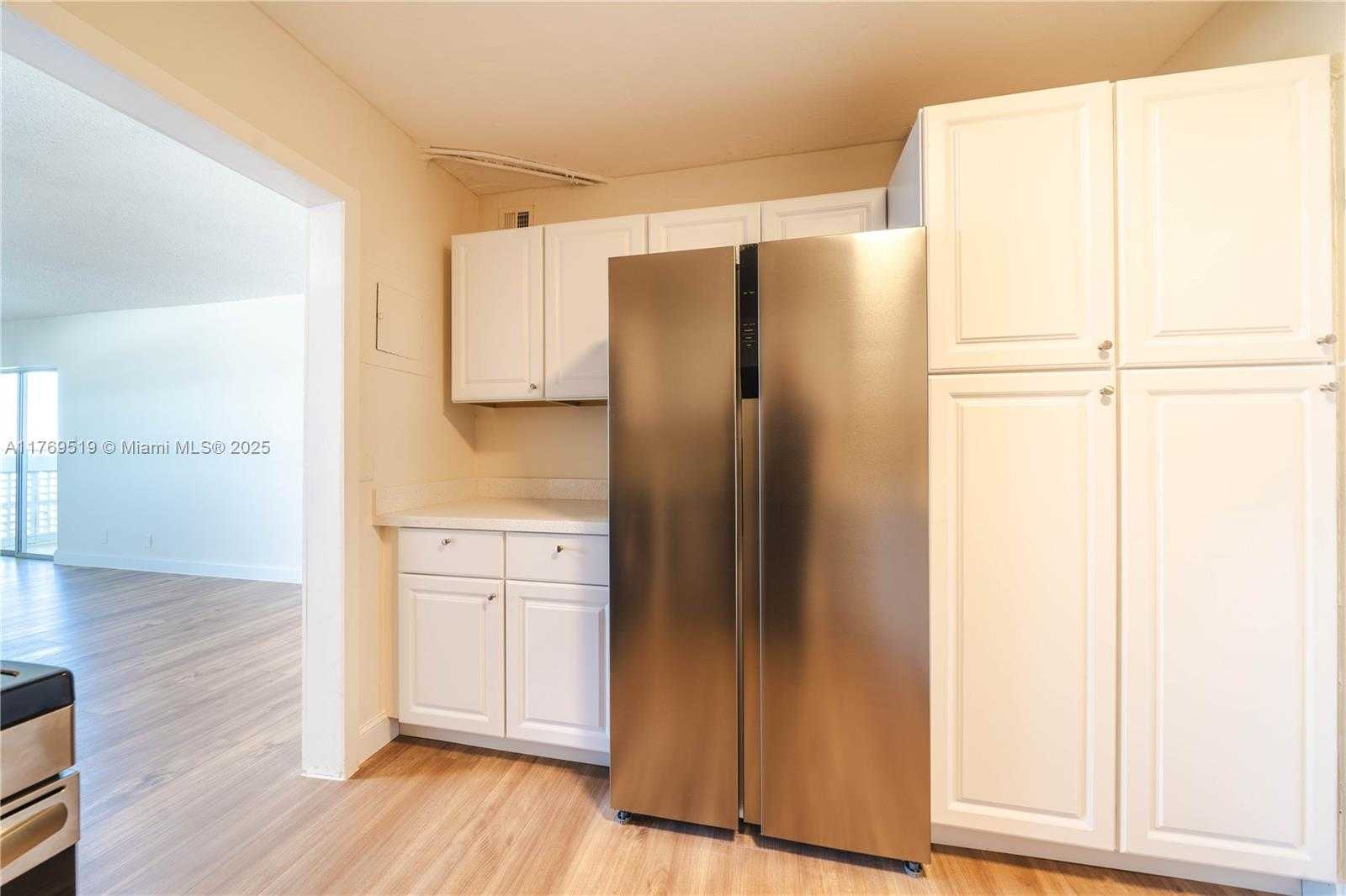 Small Image of 3301 SPANISH MOSS TER #802, Lauderhill Number 4