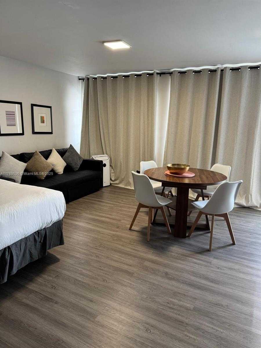 Small Image of 1024 OCEAN DR #A404, Miami Beach Number 7