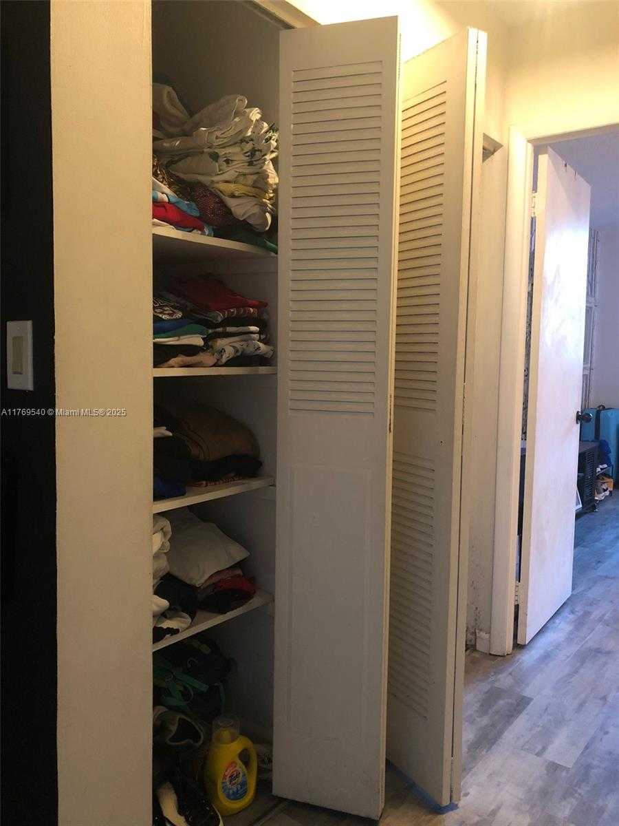 Small Image of 1600 TALLWOOD AVE #308, Hollywood Number 11