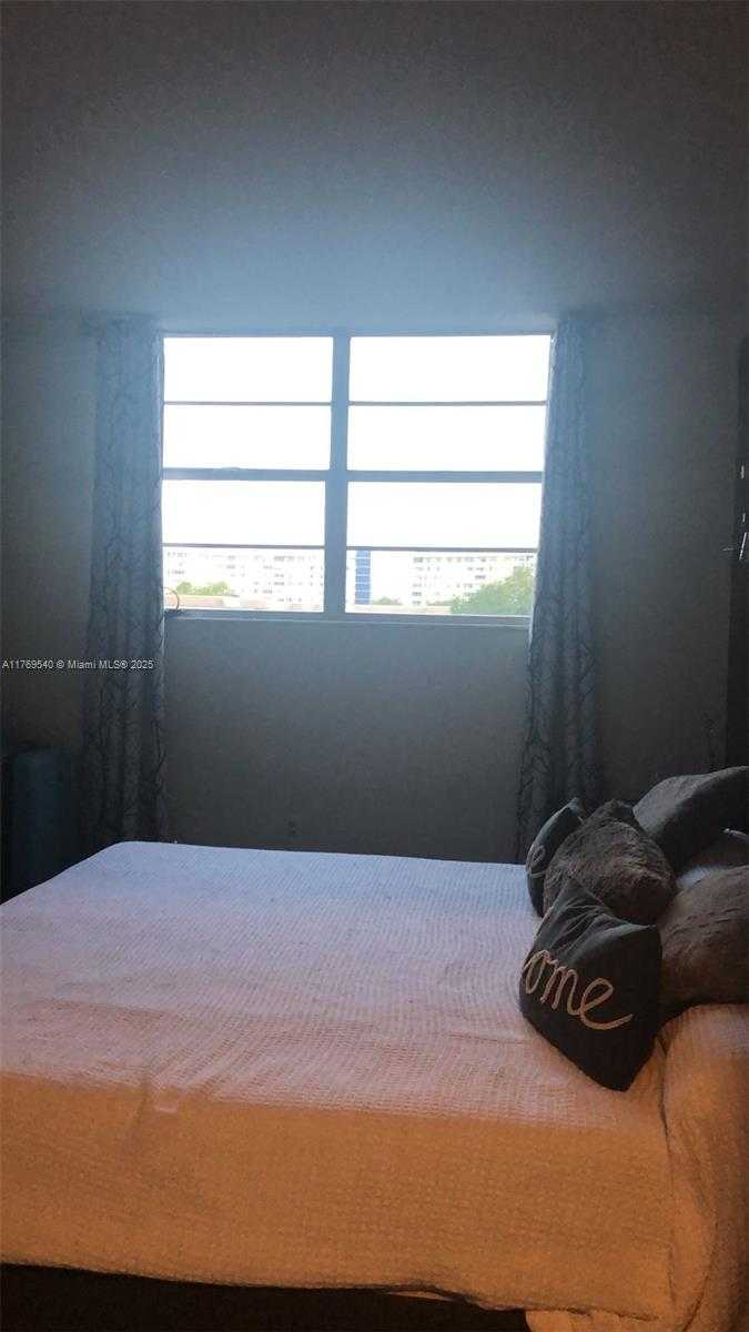 Small Image of 1600 TALLWOOD AVE #308, Hollywood Number 8