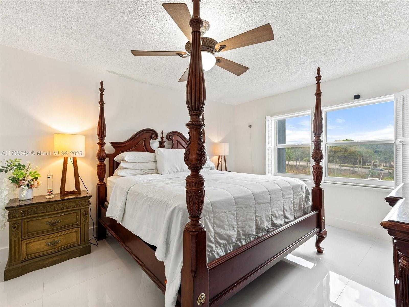 Small Image of 200 DIPLOMAT PKWY #424, Hallandale Beach Number 10