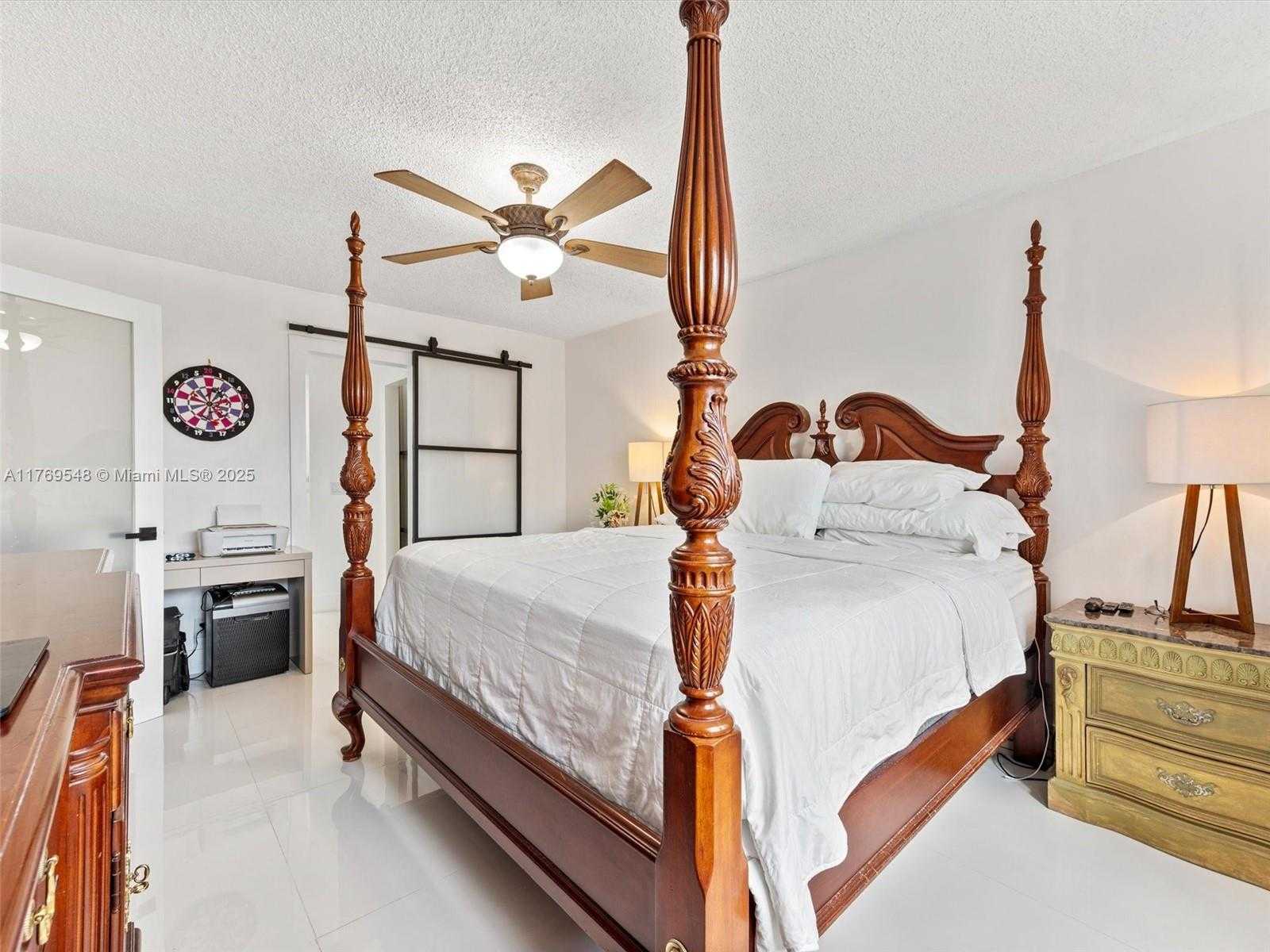Small Image of 200 DIPLOMAT PKWY #424, Hallandale Beach Number 11