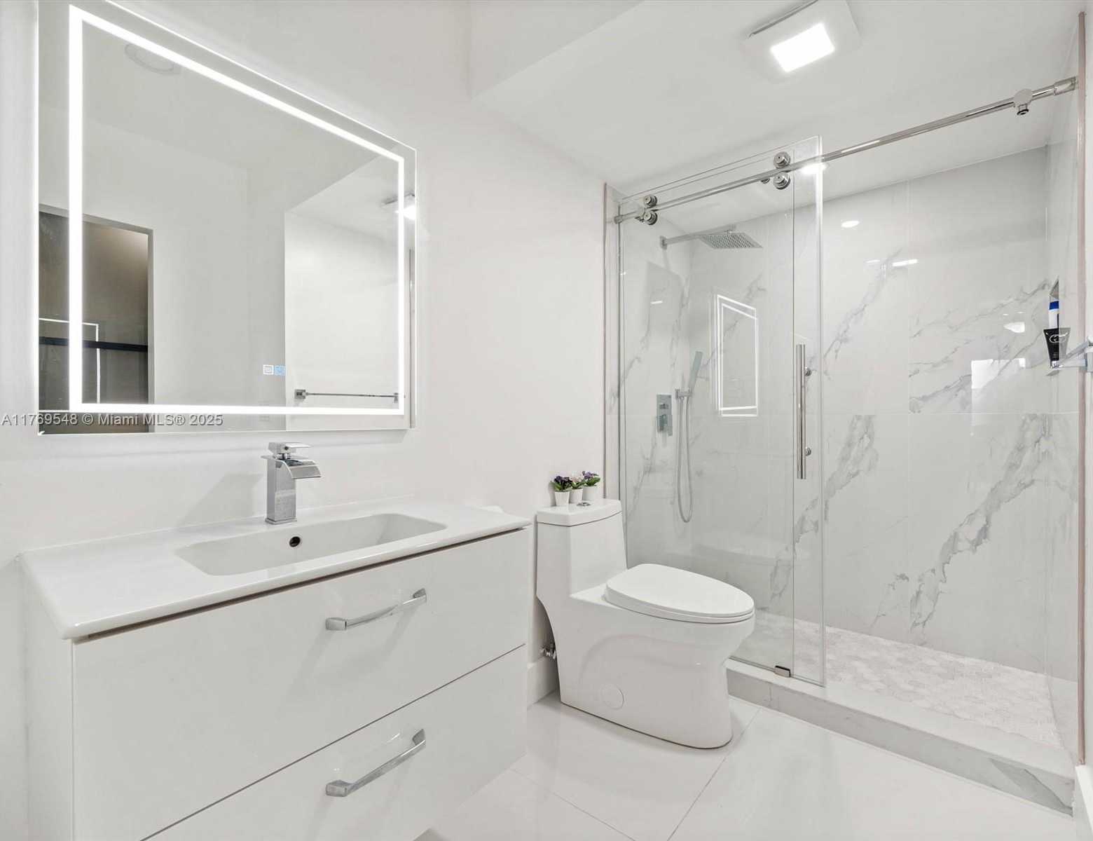 Small Image of 200 DIPLOMAT PKWY #424, Hallandale Beach Number 12