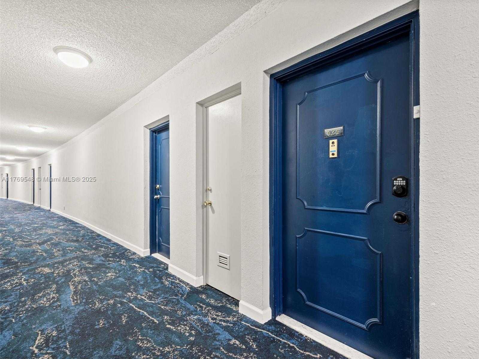 Small Image of 200 DIPLOMAT PKWY #424, Hallandale Beach Number 21