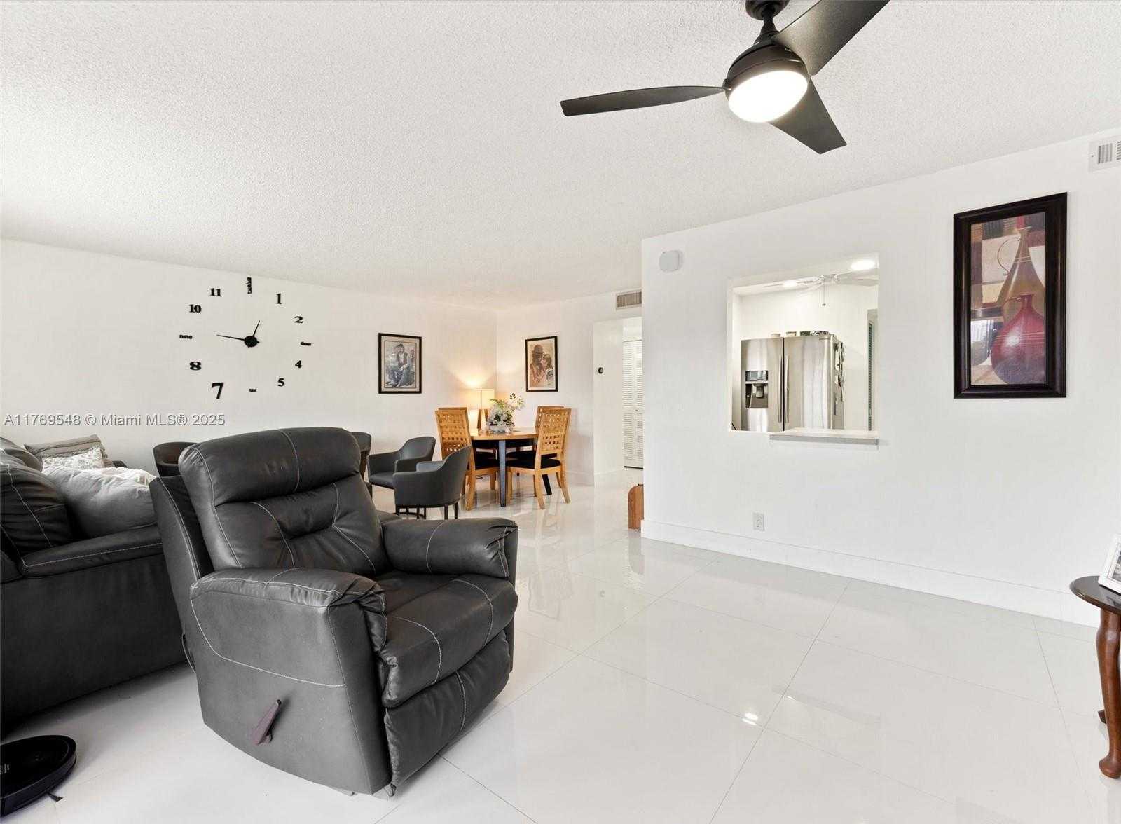 Small Image of 200 DIPLOMAT PKWY #424, Hallandale Beach Number 3