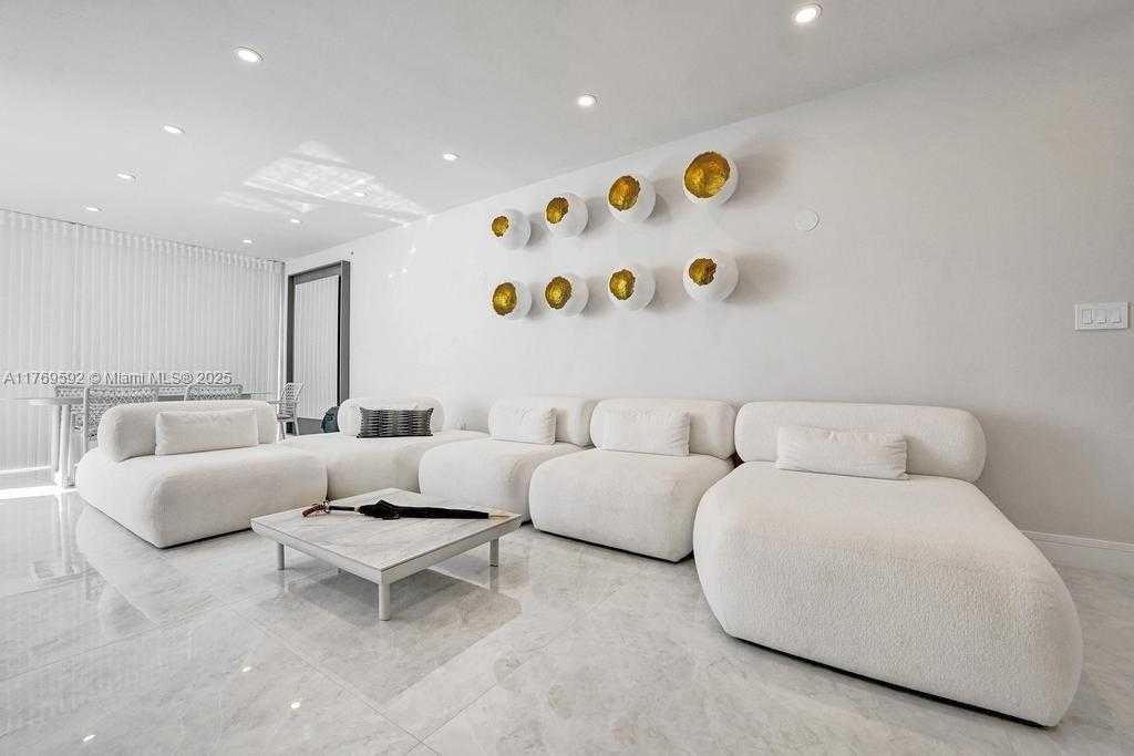 Small Image of 3101 SOUTH OCEAN DR #1704, Hollywood Number 10
