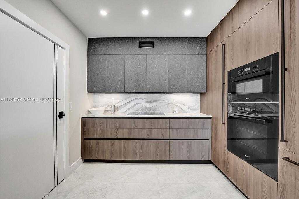 Small Image of 3101 SOUTH OCEAN DR #1704, Hollywood Number 12