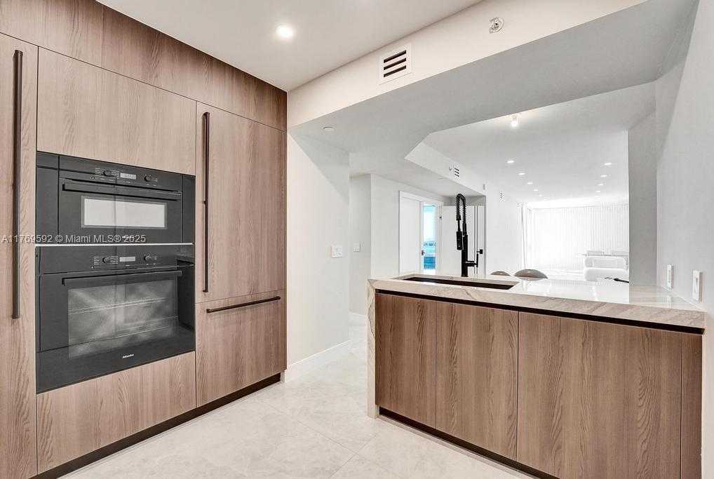 Small Image of 3101 SOUTH OCEAN DR #1704, Hollywood Number 15