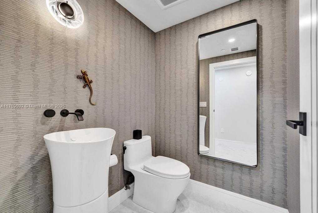 Small Image of 3101 SOUTH OCEAN DR #1704, Hollywood Number 31
