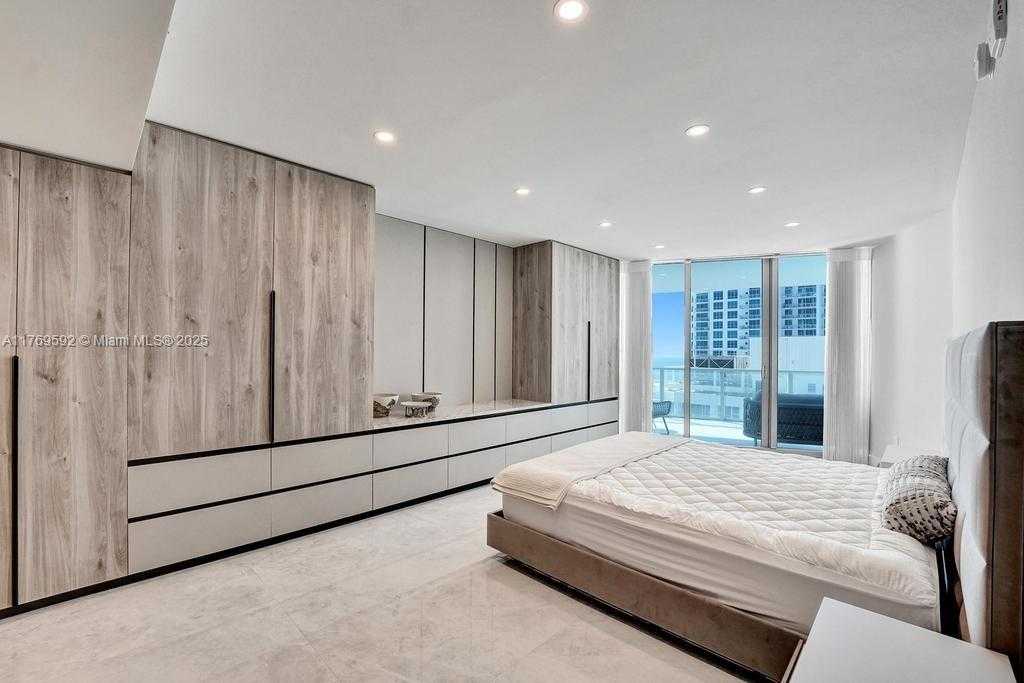 Small Image of 3101 SOUTH OCEAN DR #1704, Hollywood Number 34