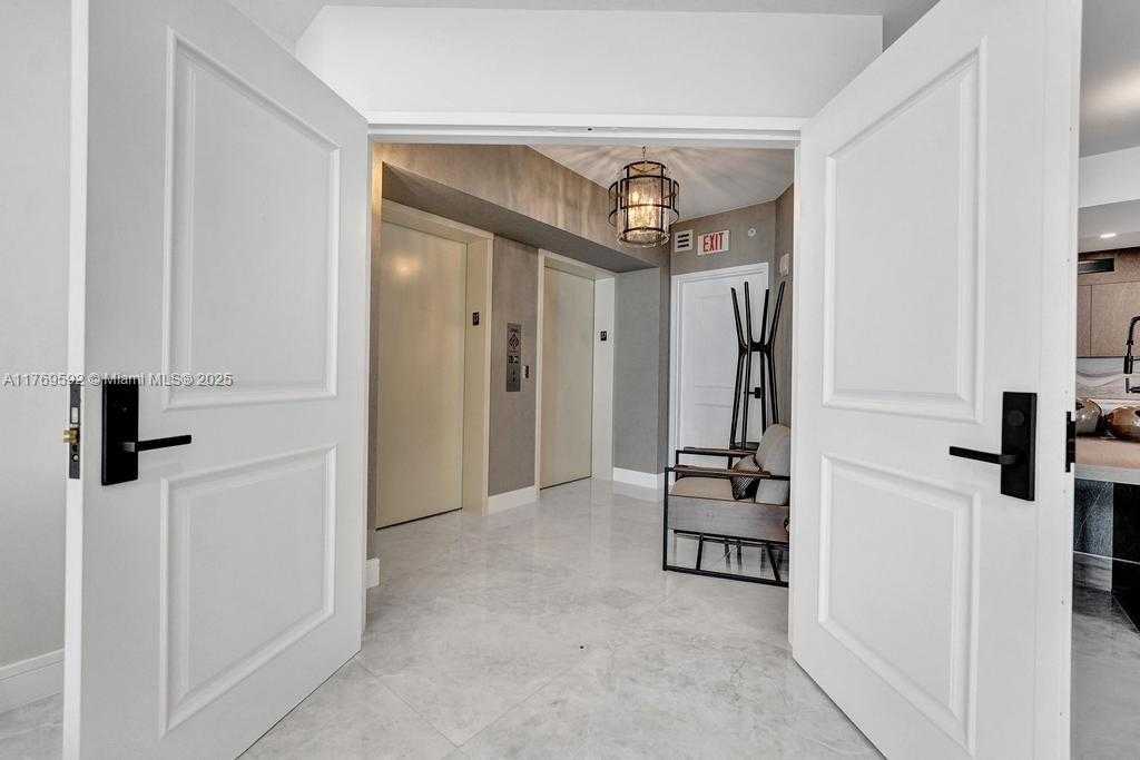 Small Image of 3101 SOUTH OCEAN DR #1704, Hollywood Number 5