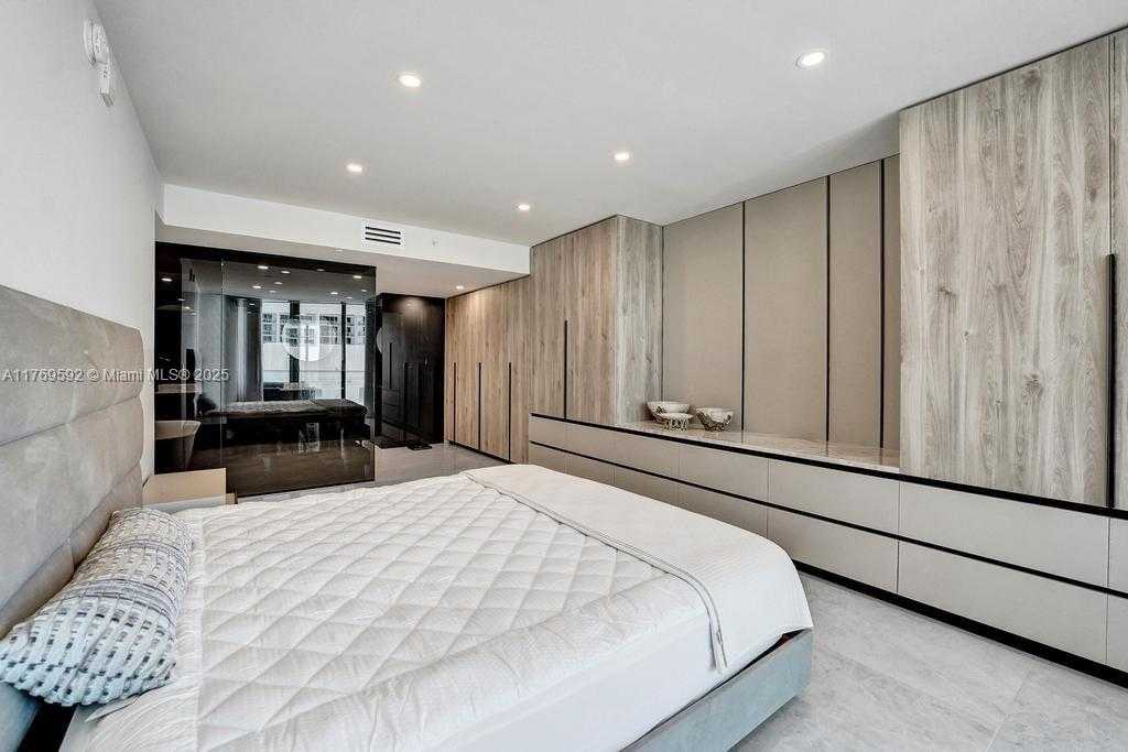 Small Image of 3101 SOUTH OCEAN DR #1704, Hollywood Number 71
