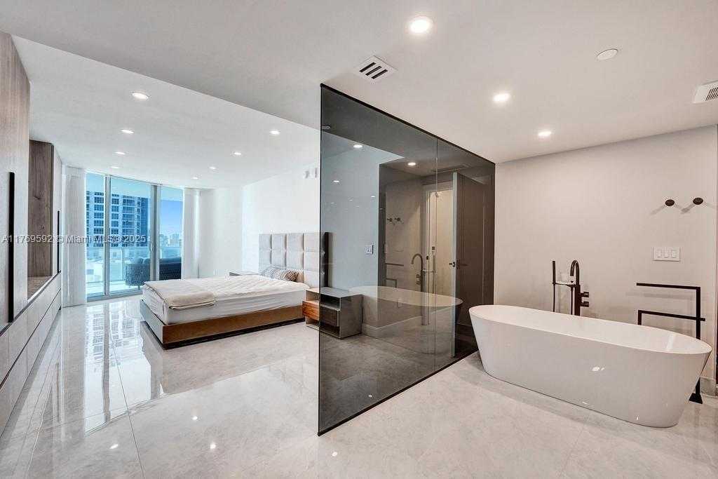 Small Image of 3101 SOUTH OCEAN DR #1704, Hollywood Number 74