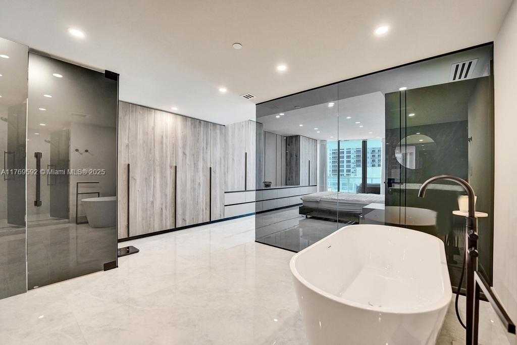 Small Image of 3101 SOUTH OCEAN DR #1704, Hollywood Number 82