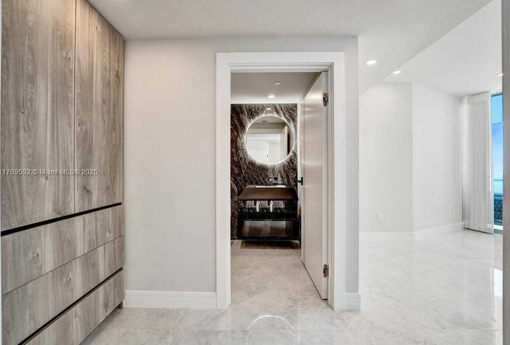 Small Image of 3101 SOUTH OCEAN DR #1704, Hollywood Number 90