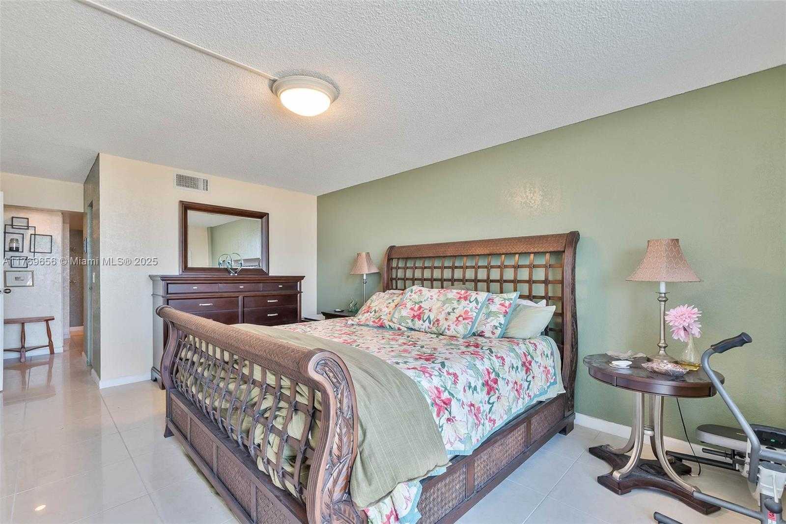 Small Image of 1500 SOUTH OCEAN DR #17B, Hollywood Number 11