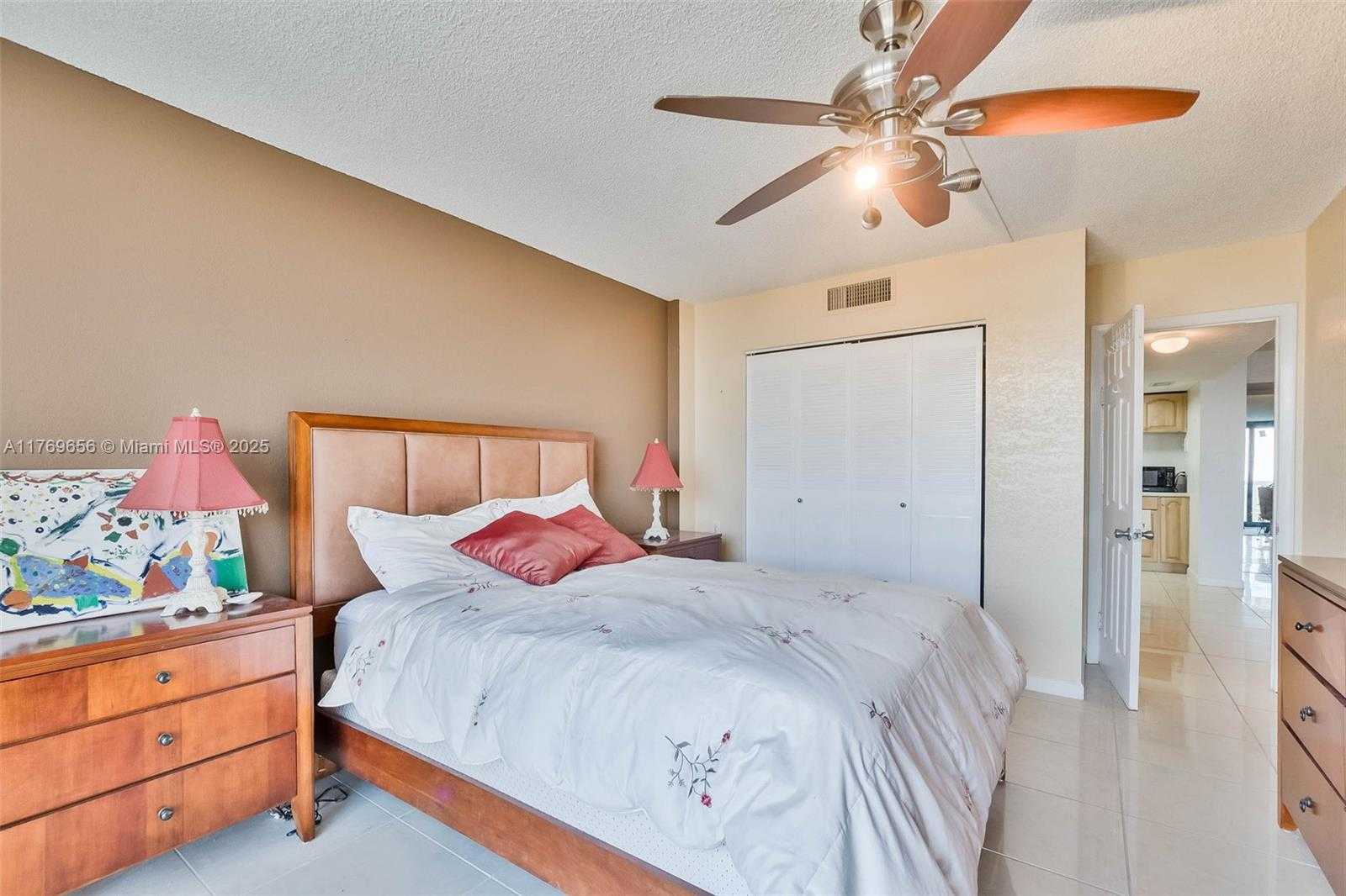 Small Image of 1500 SOUTH OCEAN DR #17B, Hollywood Number 15