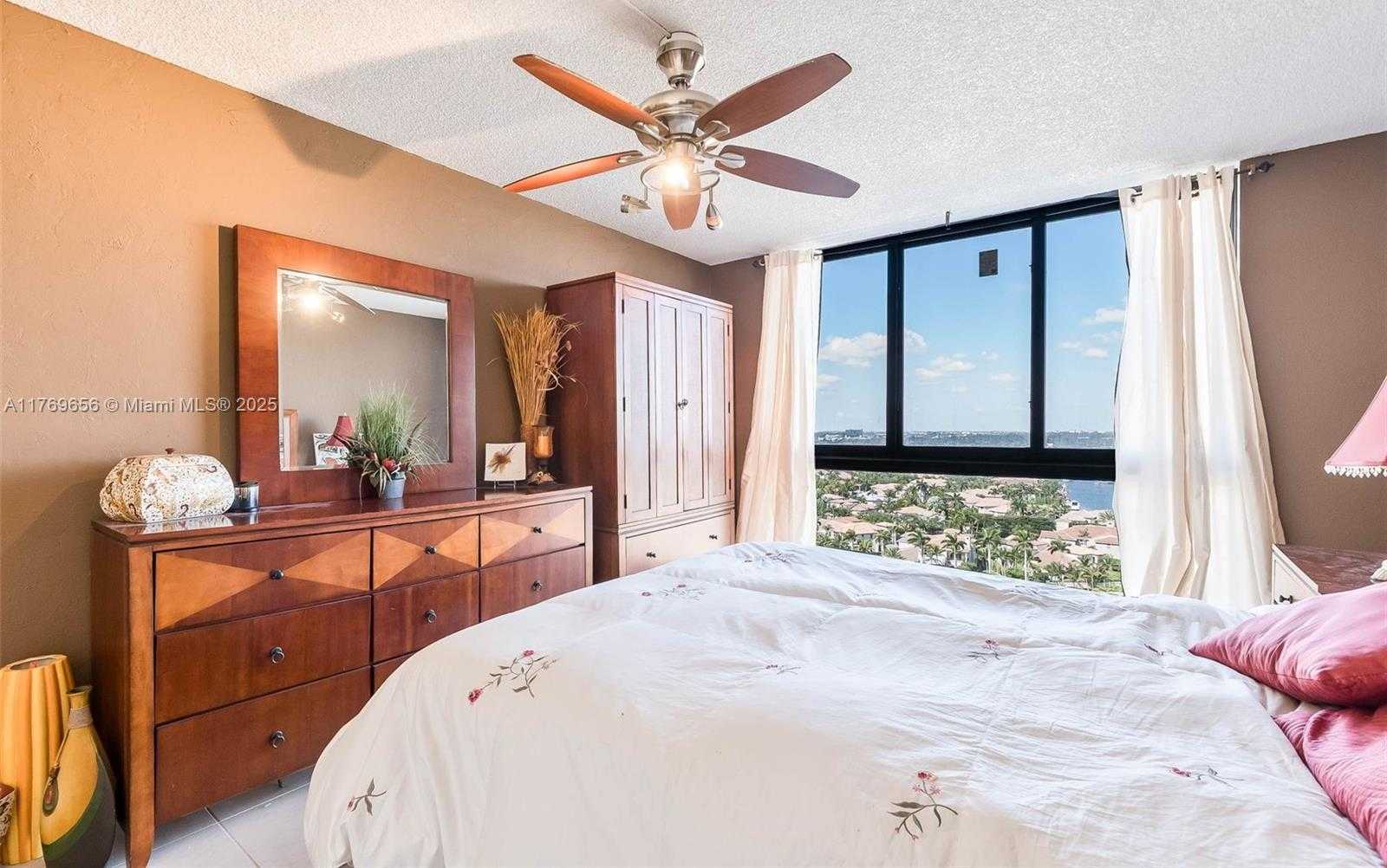 Small Image of 1500 SOUTH OCEAN DR #17B, Hollywood Number 16