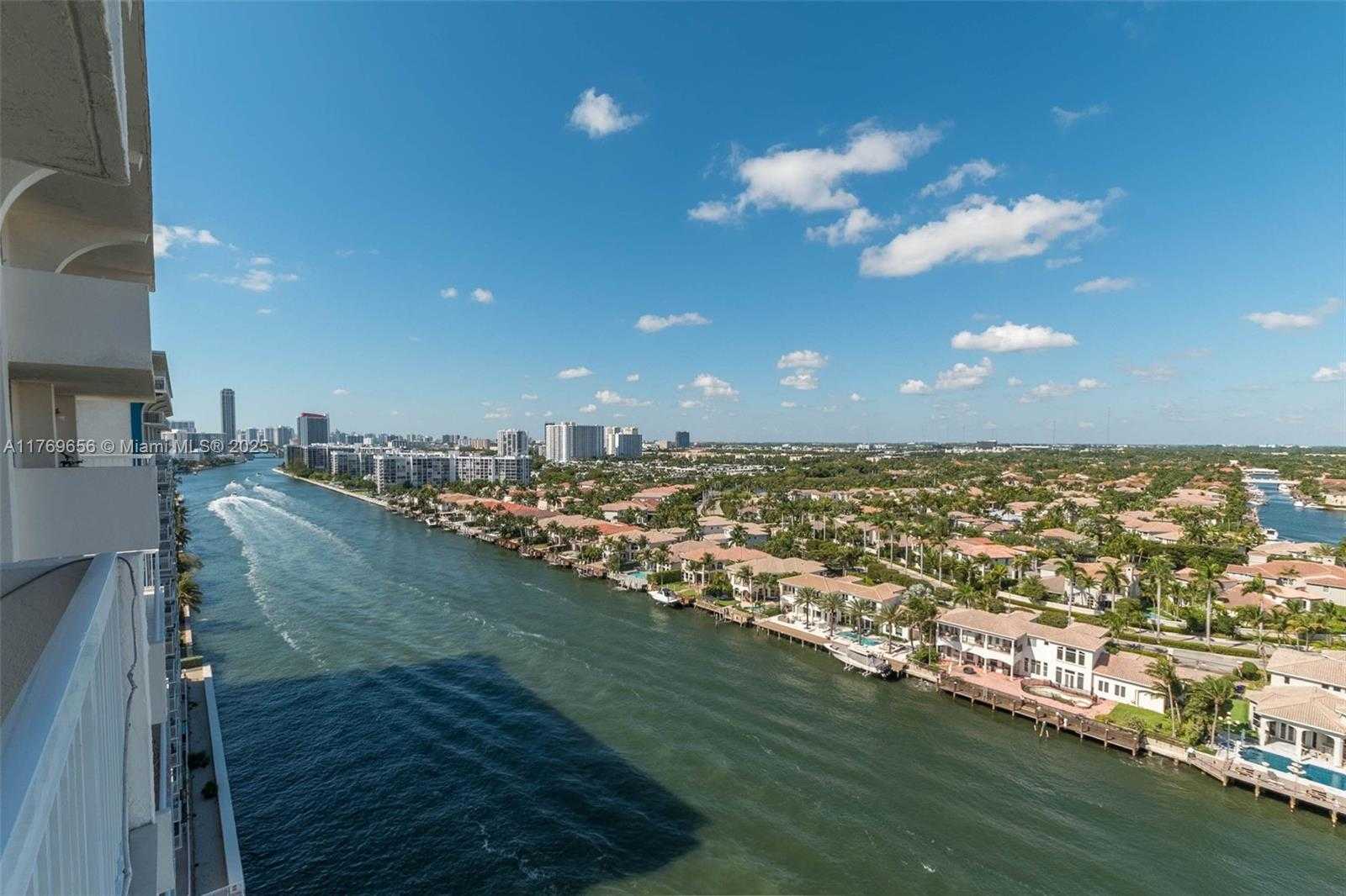 Small Image of 1500 SOUTH OCEAN DR #17B, Hollywood Number 2