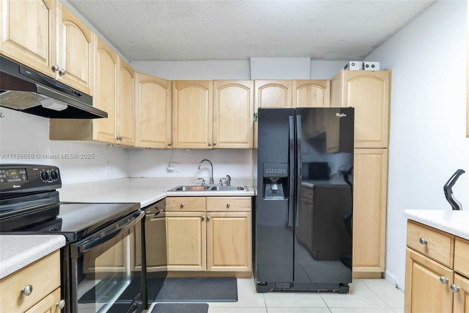 Small Image of 1500 SOUTH OCEAN DR #17B, Hollywood Number 9