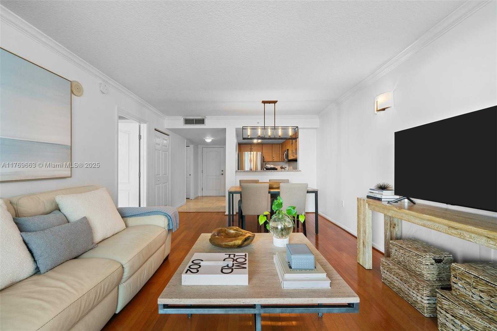 Small Image of 2101 BRICKELL AVE #1809, Miami Number 10