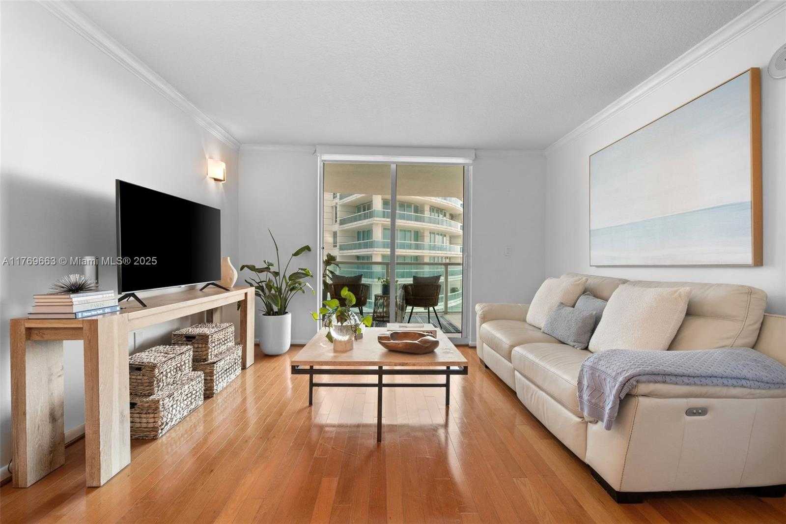Small Image of 2101 BRICKELL AVE #1809, Miami Number 12