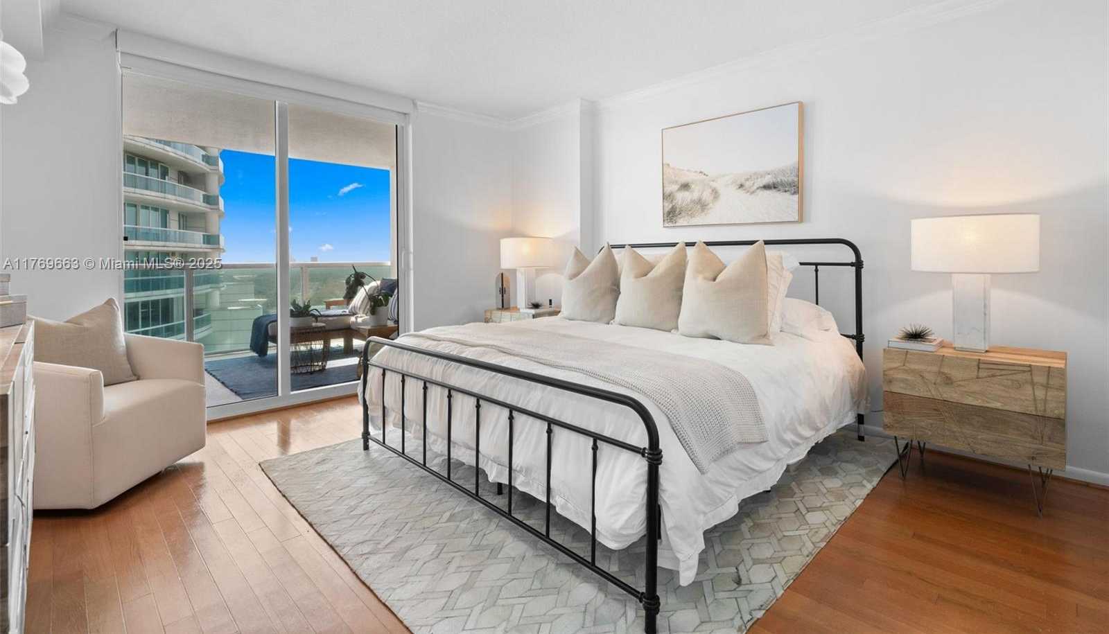 Small Image of 2101 BRICKELL AVE #1809, Miami Number 14