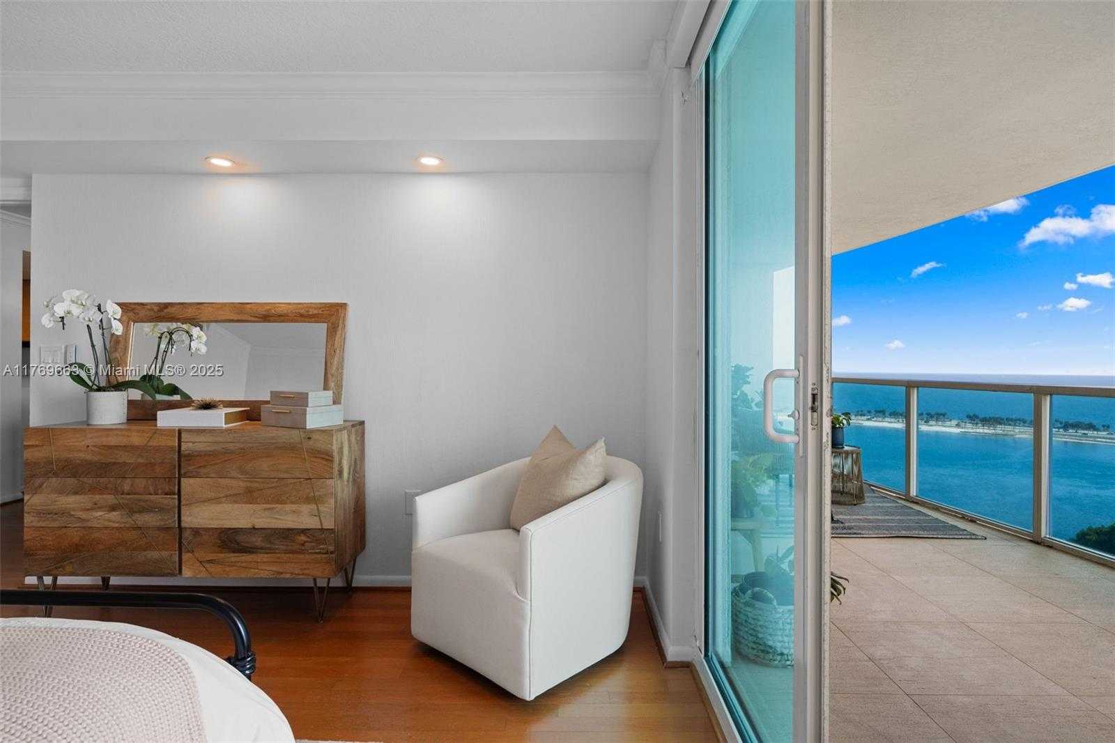 Small Image of 2101 BRICKELL AVE #1809, Miami Number 17